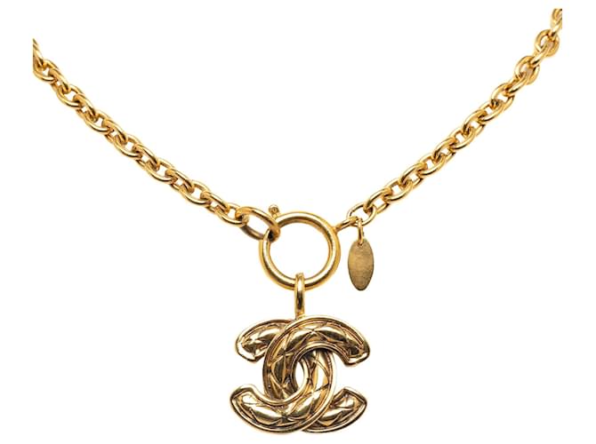 Chanel Gold CC Anhänger Halskette Golden Metall Vergoldet  ref.1191957