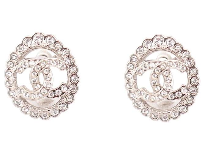 NEUF BOUCLES D'OREILLES CHANEL PUCES LOGO CC STRASS METAL ARGENTE EARRINGS Métal Argenté  ref.1192027