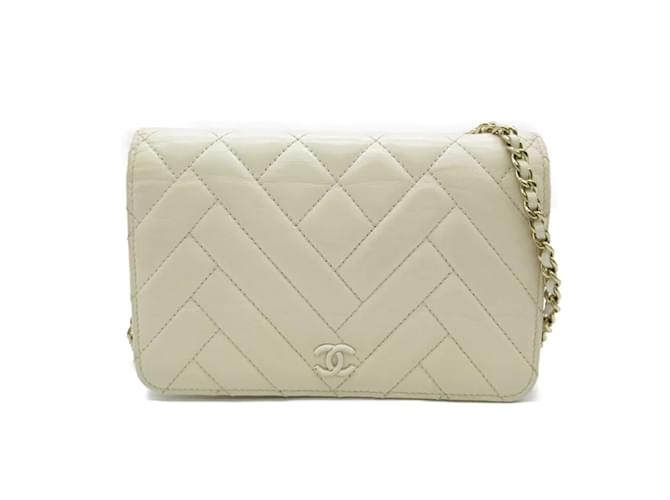 Chanel Miz Quilted Chevron Wallet on Chain White Leather  ref.1192203