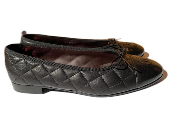 Chanel CC Cap Toe Bow Quilted Ballet Flats in Black Leat Leather  ref.1192366