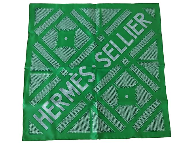 Hermès Jornaleiro Hermes em seda verde  ref.1192389