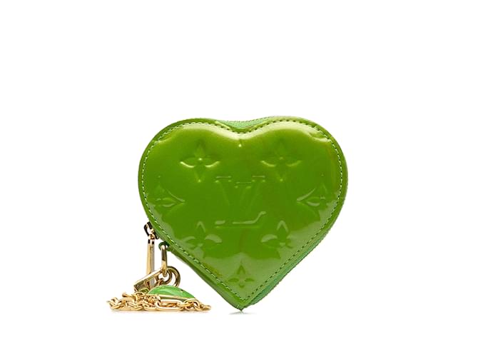 Monedero verde con corazón Vernis y monograma de Louis Vuitton  ref.1192979