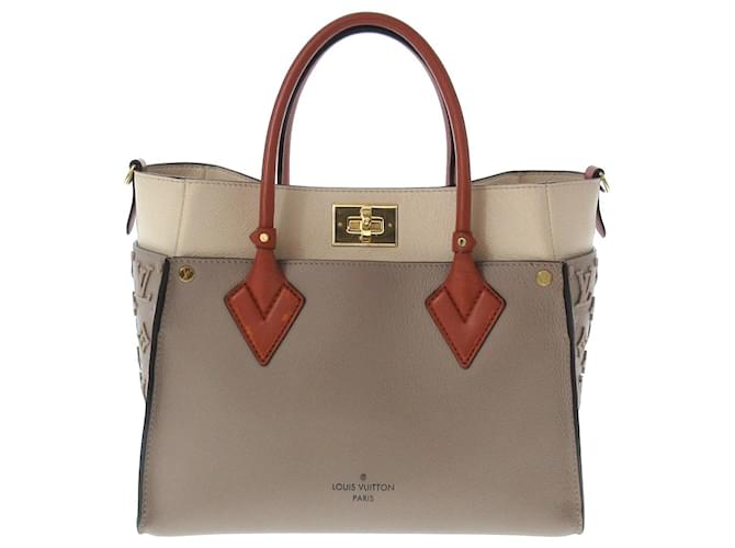Louis Vuitton On My side Grey Leather  ref.1193682