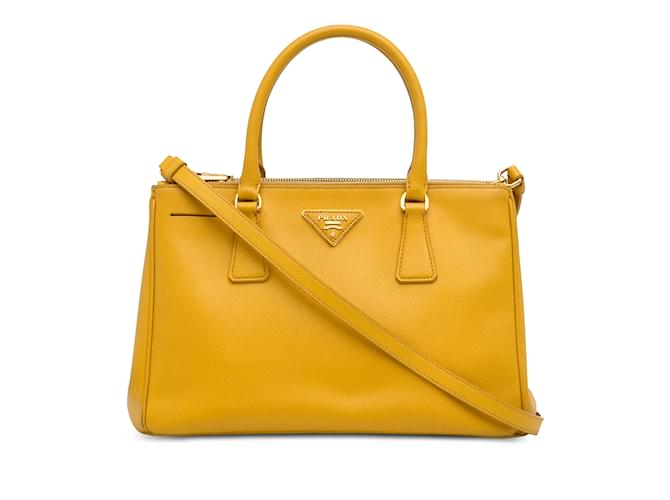 Bolso satchel amarillo con cremallera y forro Prada Saffiano Lux Galleria Cuero  ref.1195243