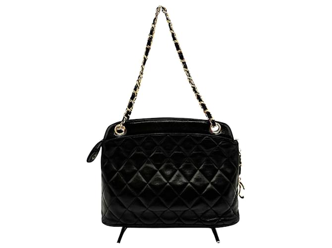 Timeless Chanel Matelassé Black Leather  ref.1195753