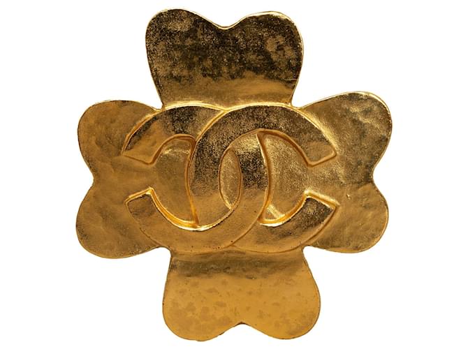 Broche Chanel CC de oro Dorado Metal  ref.1197483