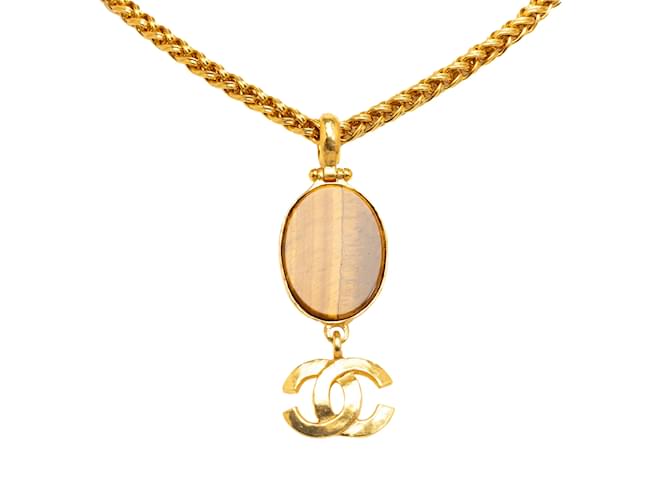 Gold Chanel CC Pendant Necklace Golden Metal  ref.1197496