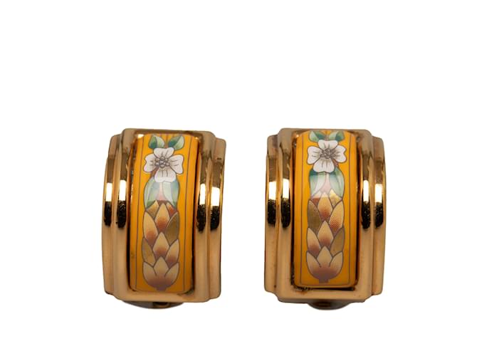 Hermès Clipe de esmalte Hermes dourado em brincos Metal  ref.1197556