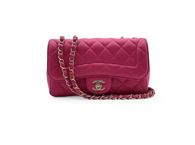 Chanel Bolso de hombro Mademoiselle Chic mini de piel acolchada rosa Cuero  ref.1197778