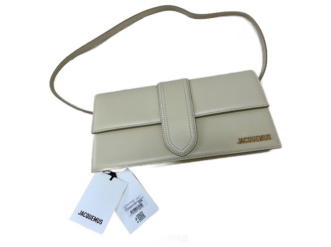 Bolsa Jacquemus Le Bambino Long Bege de Couro
