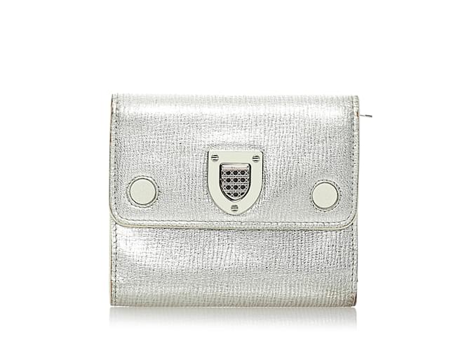 Kleines Portemonnaie aus silbernem Dior Diorama-Leder  ref.1199260