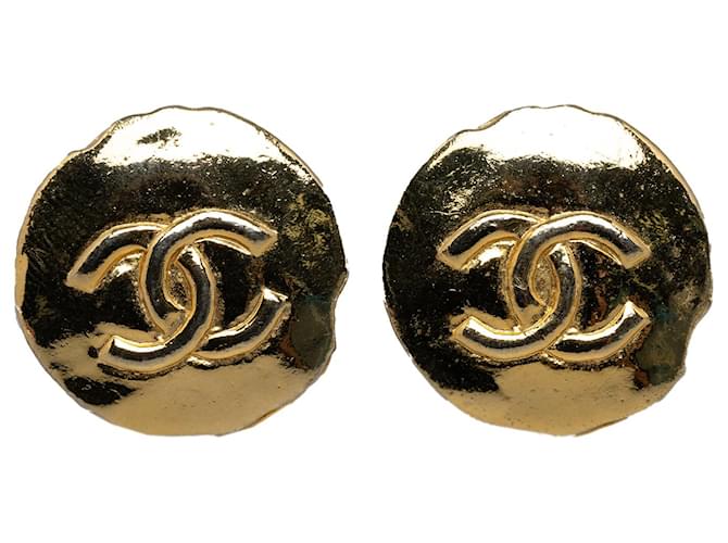 Chanel Gold CC Clip On Earrings Golden Metal Gold-plated  ref.1200675