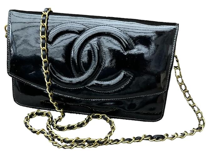 Chanel Bolsos de embrague Negro Charol  ref.1201123