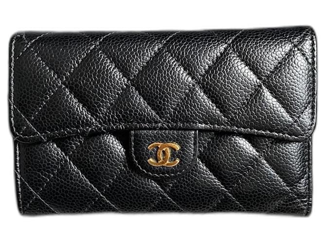 Chanel Klassisches dreifach gefaltetes Portemonnaie Schwarz Leder  ref.1201138