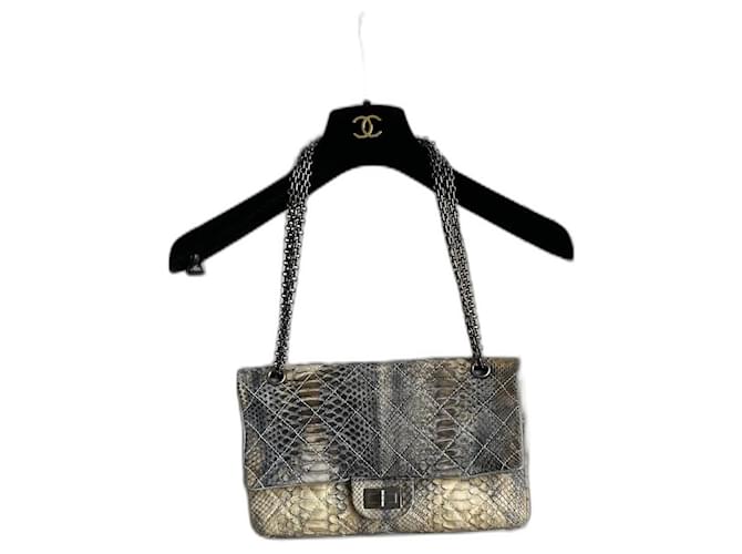 2.55 jumbo Chanel em python Couros exóticos  ref.1202172