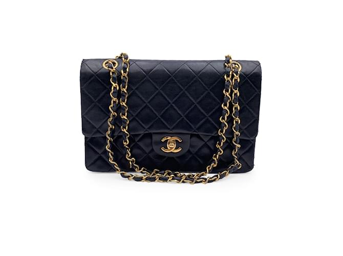 Timeless Chanel Clássico atemporal acolchoado preto vintage 2.55 Bolsa de ombro 25 cm Couro  ref.1202624
