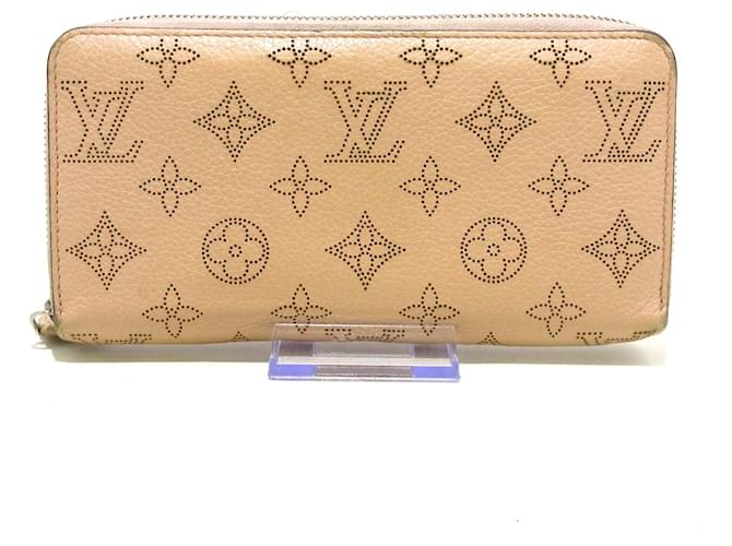 Louis Vuitton Portefeuille zippy Beige Leather  ref.1203151