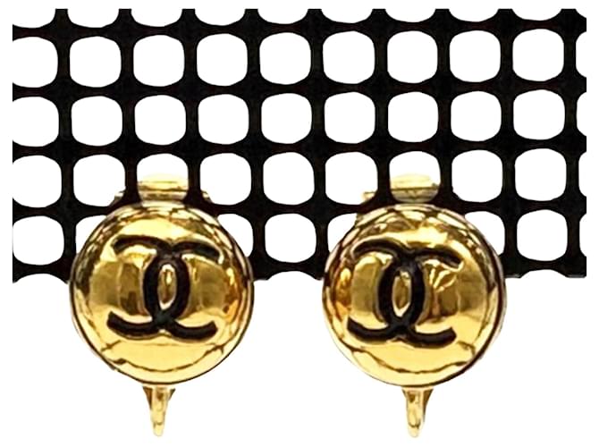 Timeless Chanel Logo CC Golden Metal  ref.1203556