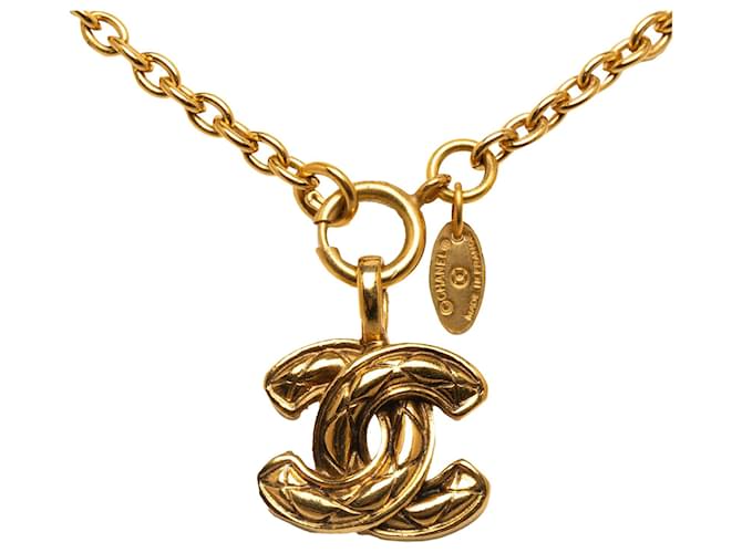 Chanel Gold CC Anhänger Halskette Golden Metall Vergoldet  ref.1204024