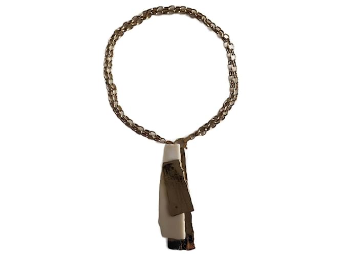 Max Mara Collier chaîne avec pendentif-broche Métal Doré  ref.1205106