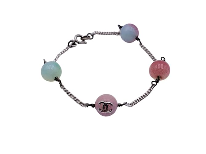 Chanel Vintage-Armband aus silbernem Metall mit mehrfarbigen Perlen und CC-Logo Mehrfarben  ref.1205164