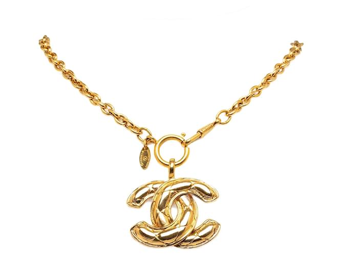Chanel Gold CC Anhänger Halskette Golden Metall Vergoldet  ref.1205570
