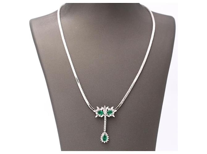 Autre Marque LYCEE Emerald and Diamond Necklace. Silvery Green White gold  ref.1206548