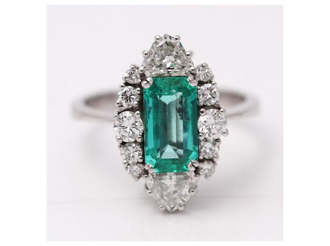 Autre Marque LYCEE Emerald and Diamond Ring. Silvery Green White gold  ref.1206550