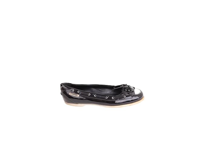 Chanel Patent leather ballet flats Black  ref.1206566
