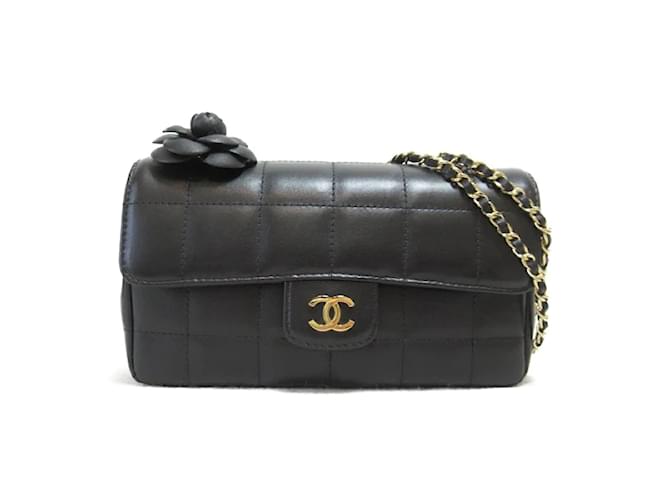 Chanel Bolso con cadena de barra de chocolate Camelia A16780 Negro Cuero Piel de cordero  ref.1206887