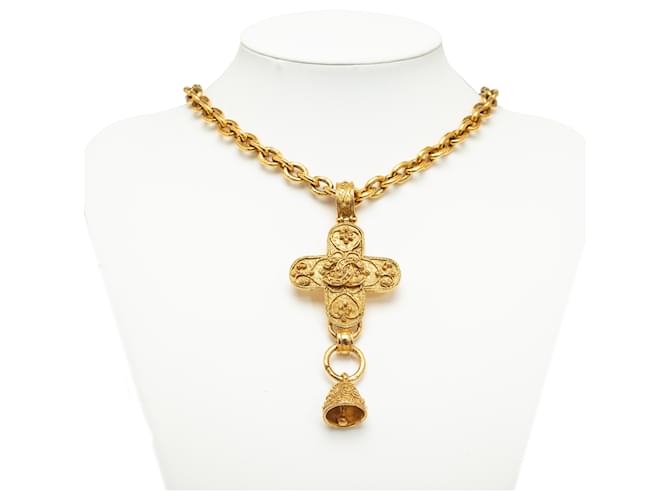 Collier pendentif croix en or Chanel Métal Plaqué or Doré  ref.1207071