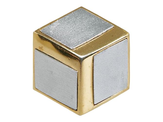 GIVENCHY 3Broche D Cube Broche de metal em excelente estado Prata  ref.1207262
