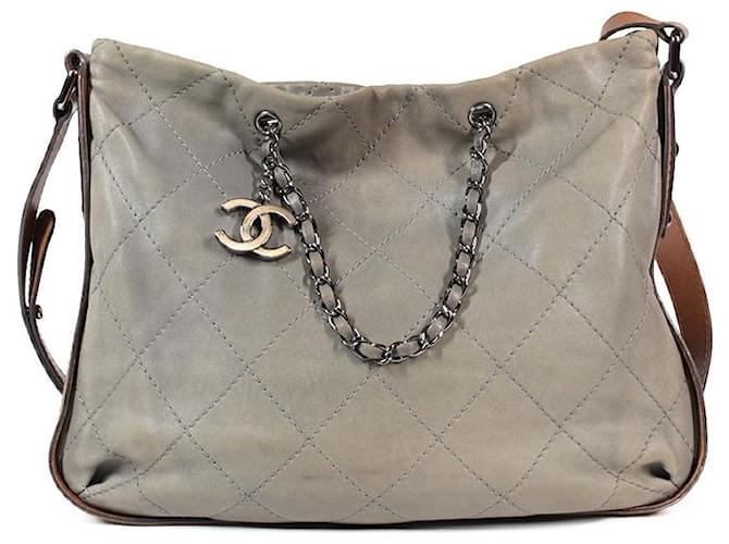 Chanel Handbags Taupe Leather  ref.1207280