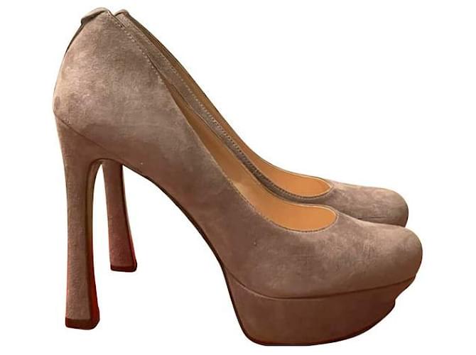 GUESS gray suede pumps n. 37.5. Beige Leather  ref.1207534