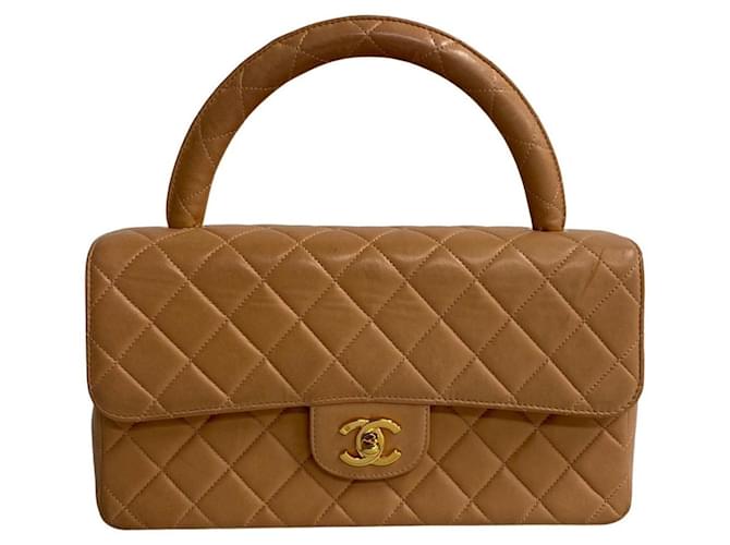 Timeless Chanel Matelassé Bege Couro  ref.1207665