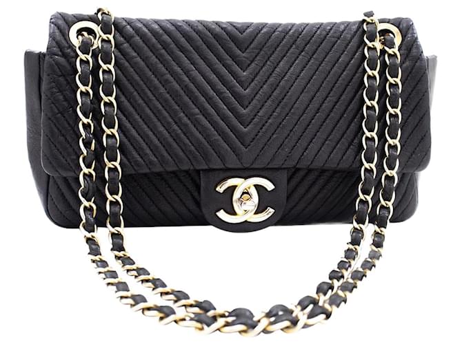 Chanel De color negro 2013 bolso de hombro con cadena de chevrones Piel de cordero  ref.1208401