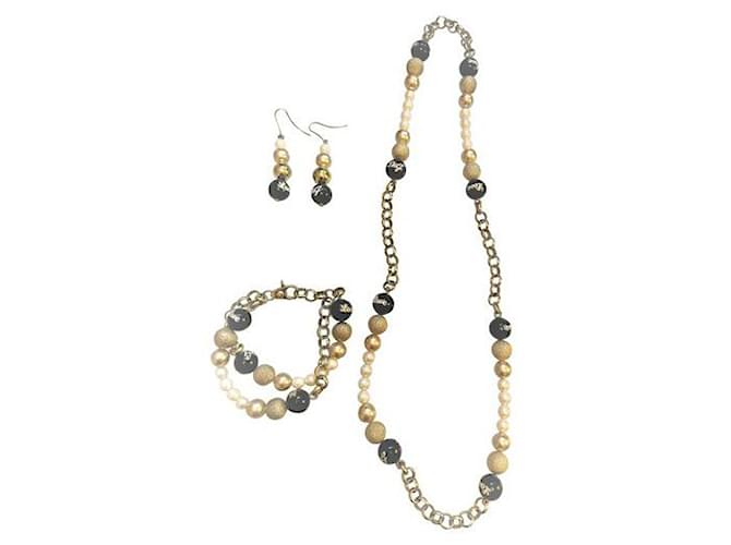 Magnífico conjunto DOLCE & GABBANA de acero dorado con perlas blancas., oro y negro co  ref.1208660