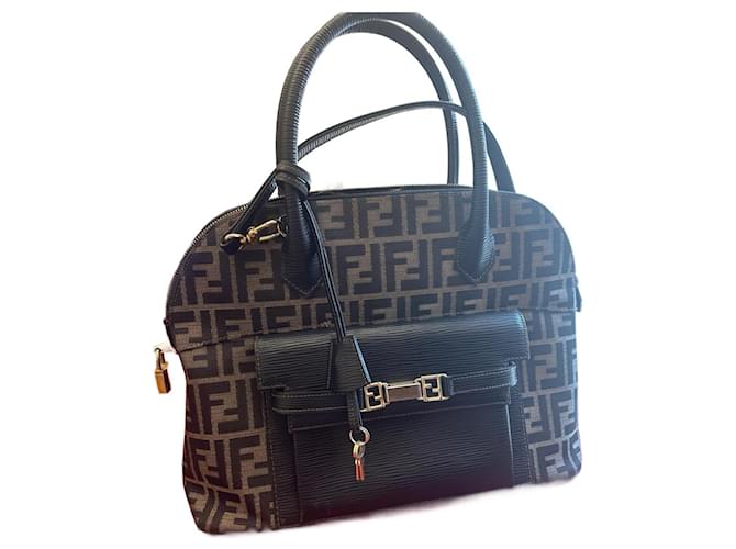 FENDI Zucca Sac à main en toile 2façon Marron Noir Coton  ref.1209563