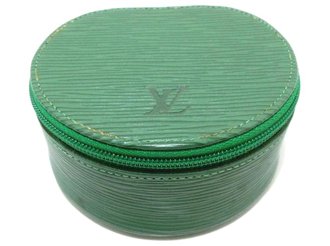 Louis Vuitton Ecrin Verde Couro  ref.1209749