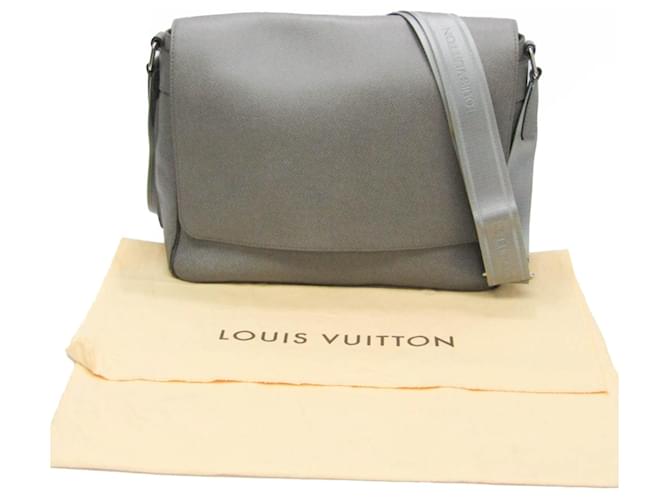 Louis Vuitton Roman Cinza Couro  ref.1210315