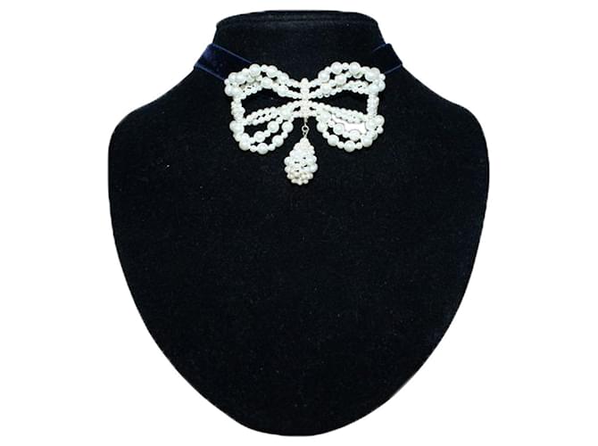 Chanel Navy Blue Velvet Choker with Faux Pearls  ref.1210590