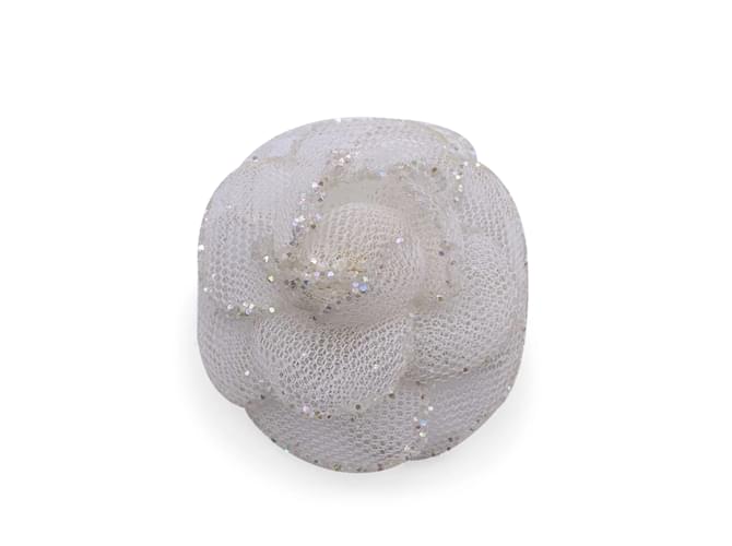 Chanel vintage Tissu Blanc Glitter Camellia Camelia Fleur Broche Toile  ref.1211730