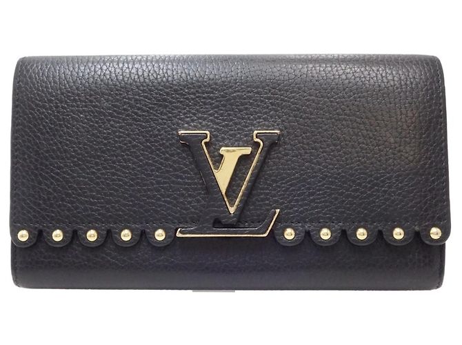 Louis Vuitton Capucines Black
