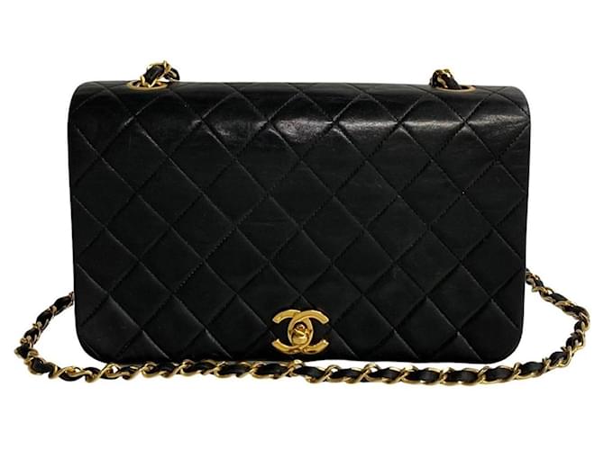 Timeless Chanel Matelassé Black Leather  ref.1212554