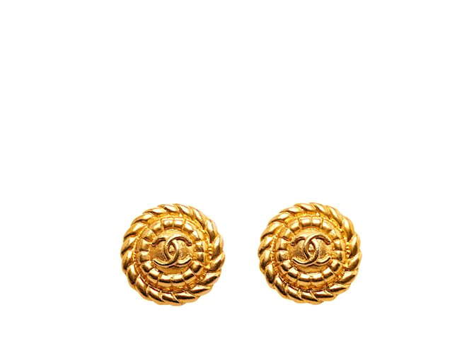 Pendientes de clip Chanel CC dorados Chapado en oro  ref.1212713