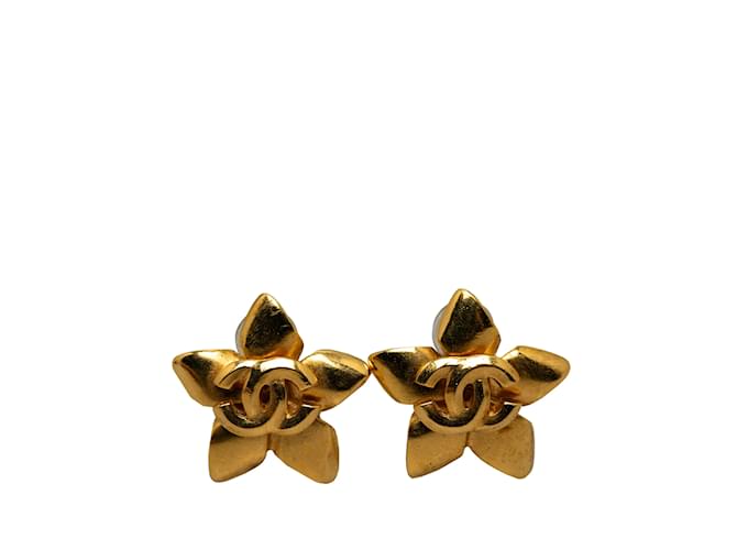Gold Chanel CC Star Clip On Earrings Golden Gold-plated  ref.1212731