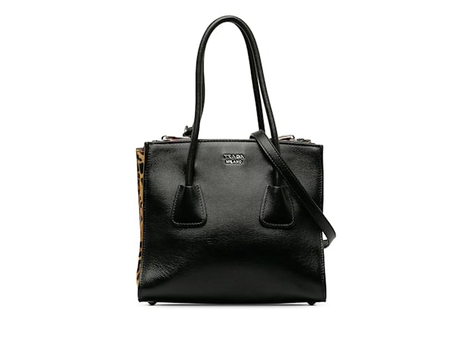 Bolso satchel Prada con dos bolsillos en negro Cuero  ref.1212857