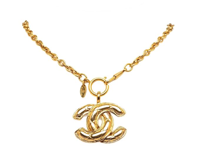 Goldfarbene Halskette mit Chanel-CC-Anhänger Golden Gelbes Gold  ref.1212993