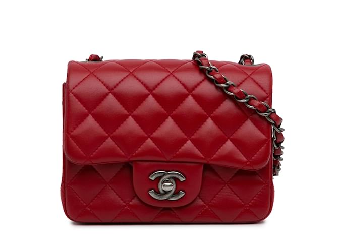 Bolsa crossbody Chanel mini clássica em pele de cordeiro quadrada vermelha Vermelho Couro  ref.1213227