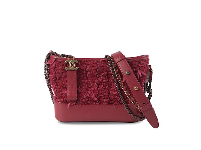 Petit sac à bandoulière Gabrielle Hobo en tweed rouge Chanel Cuir  ref.1213232